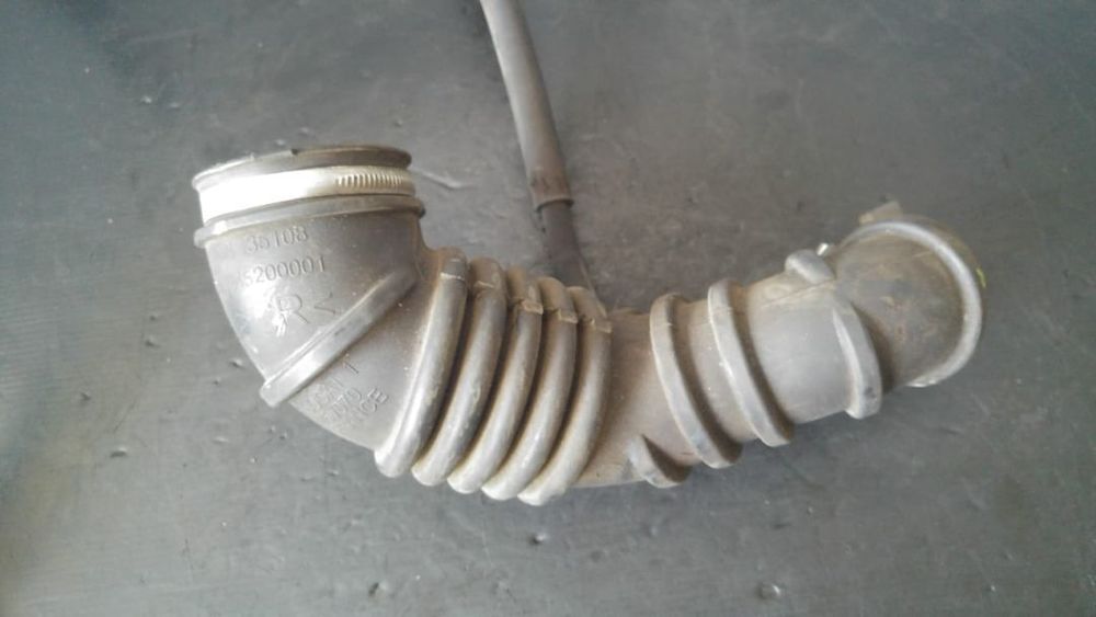 Furtun admisie aer mitsubishi colt 1.1 b 134910 a1345200001