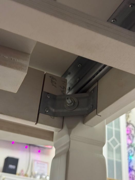 Продам раздвижной стол.