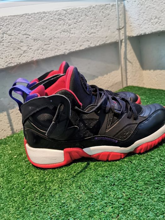 Jordan  43 fit 44 URGENT!!!