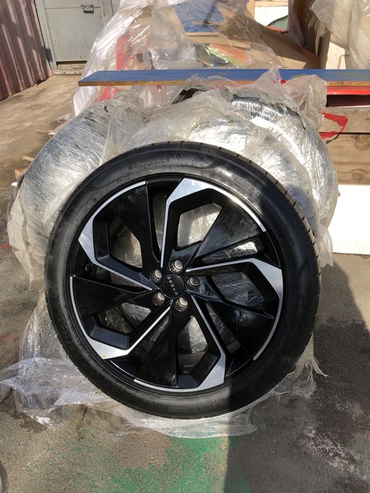 Комплект шины Pirelly + диски  на Zeekr 265/45/ R21 Sport