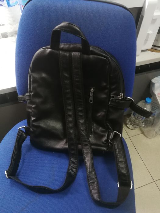 Продавам дамска чанта от естествена кожа