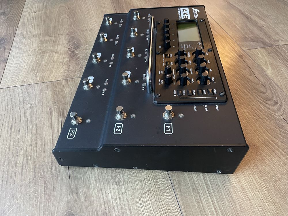 Fractal AX8  ||  Procesor pentru chitara electrica