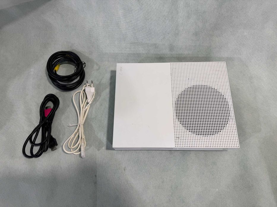 Конзола - Xbox One S / 780GB / X6