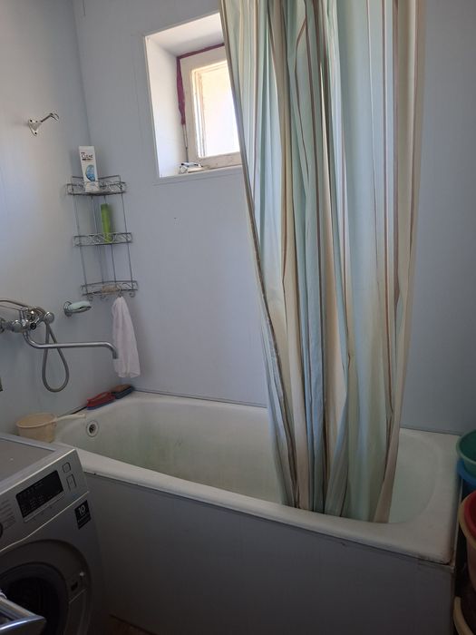 Срочно продаю 3ком квартиру кирпичный дом 3 микр 77 серия