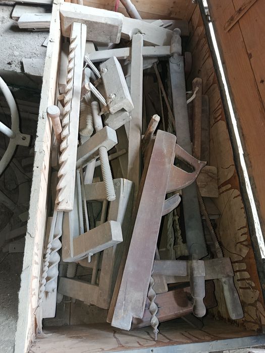 Инструмент для плотника и столяра