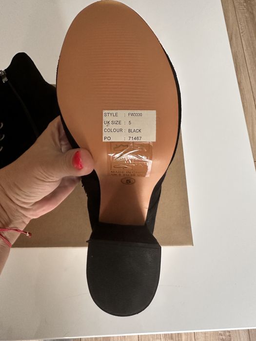 Велурени боти GLAMOROUS