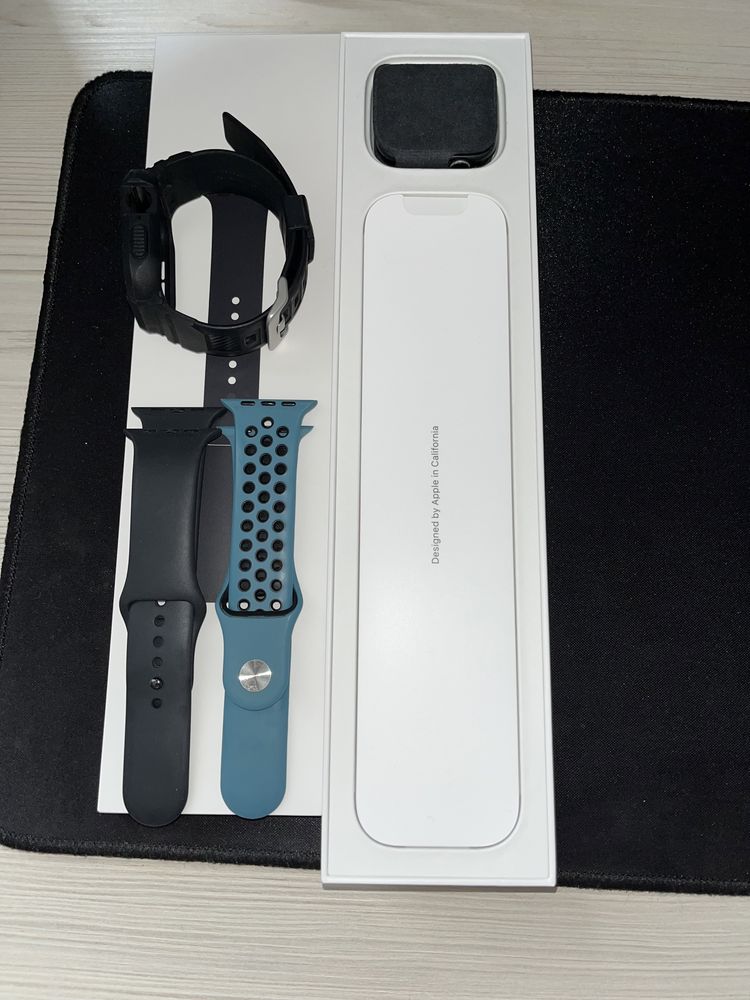 APPLE Watch Series 5 44mm Space Grey Aluminium Case