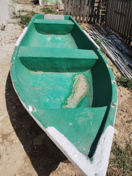 Barca cu motor de vânzare