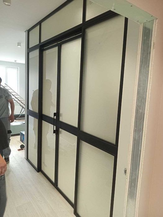 Стеклянные перегородки и двери в стиле Loft на заказ под ключ