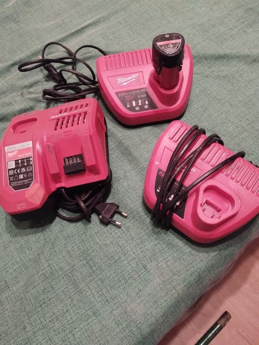 Acumulator și încărcător miliuache