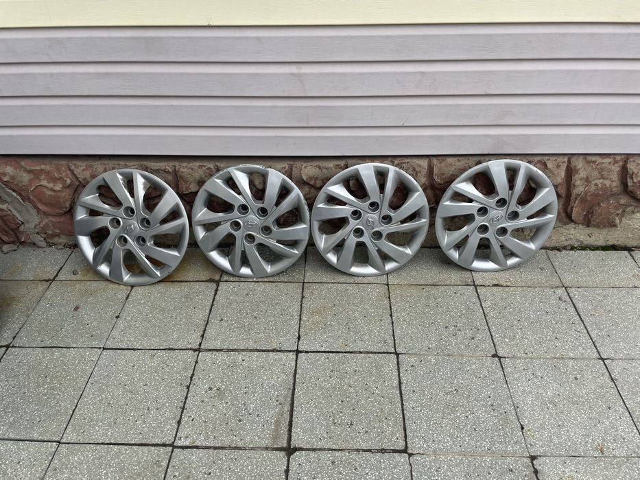 Продам зимнию шипованную резина комплект