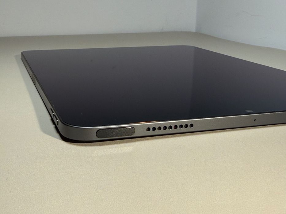 iPad Air (Generația 5) M1 - 64GB Wi-Fi - Garanție până în 2026