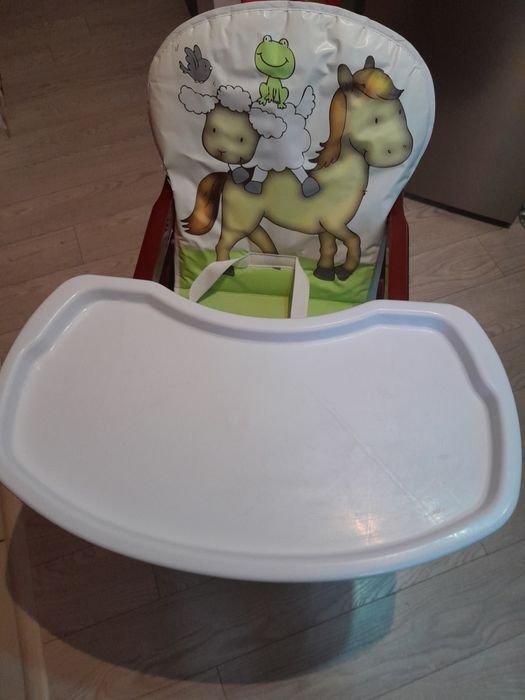 Scaun de masa multifunctional