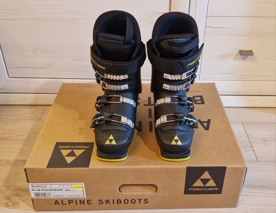 CLapari Fischer RC4 60 JR
Marimea 34 (21.5)