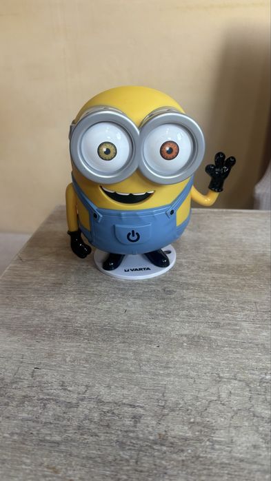 Minion Varta lampa veghe