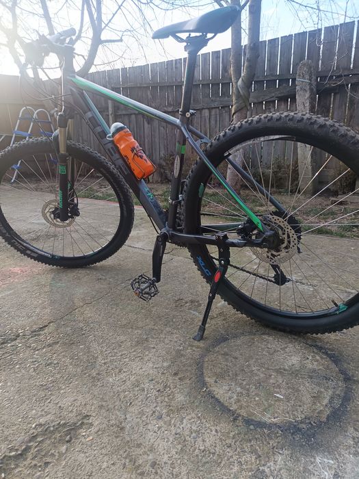 Bicicleta Giant și cube