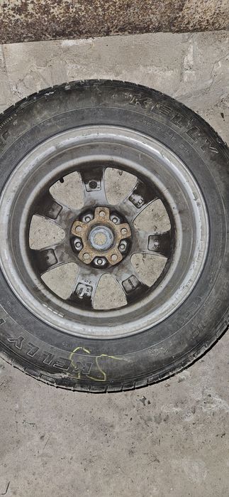 Vând 4 jante de aliaj aluminiu cu cauciucuri.