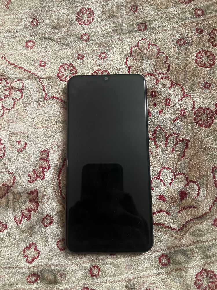 Samsung a50 в хорошем состояние