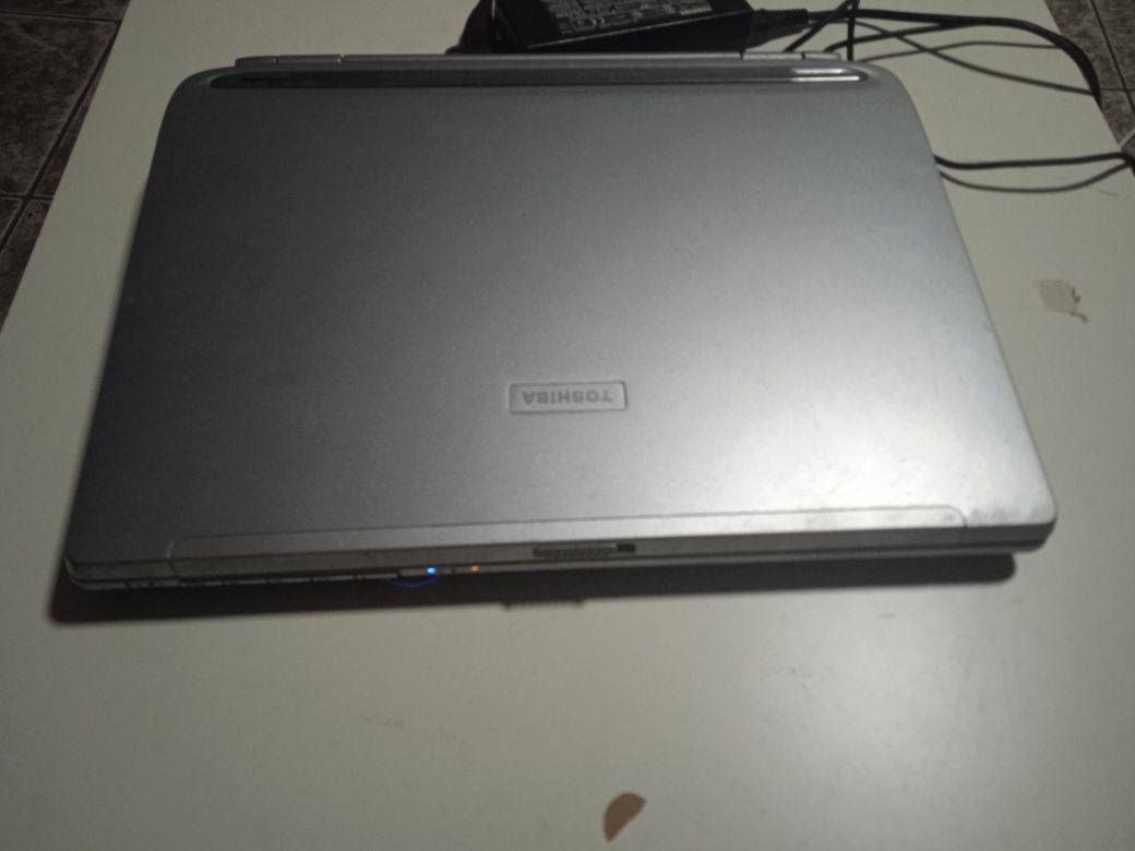 Vând laptop Toshiba fără defecte