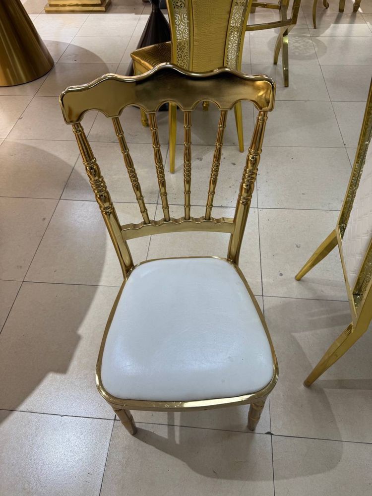 Katta asortimentda to'yxona va restoranlarga stullar optom narxlarda