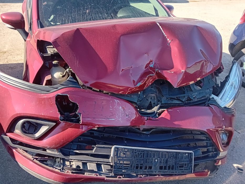 Vând Reno Clio lovit din 2018