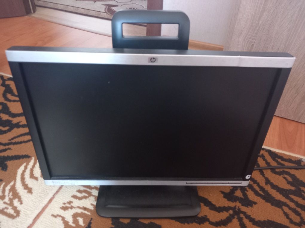 Монитор hp повдигащ