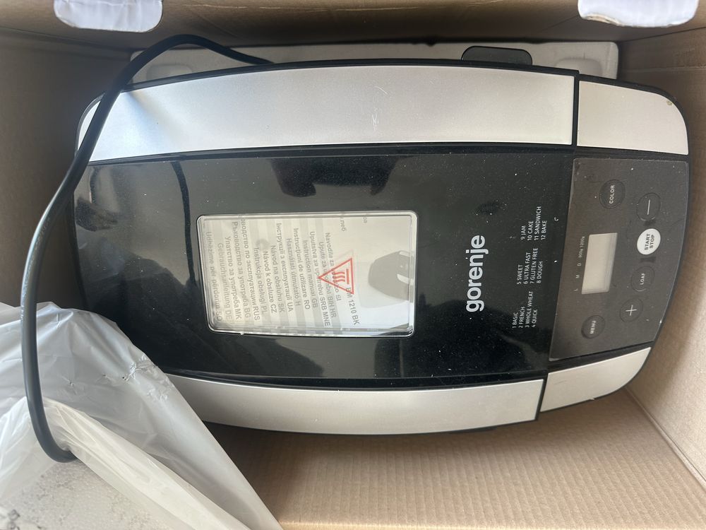 Masina de facut paine gorenje bread maker BM 1210Bk