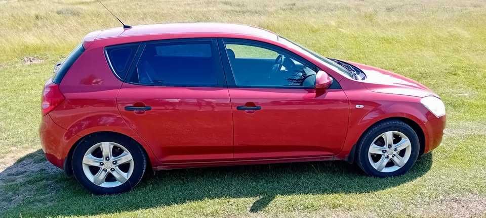 2008 Kia Ceed ED Hatchback – Fiabilă și economică