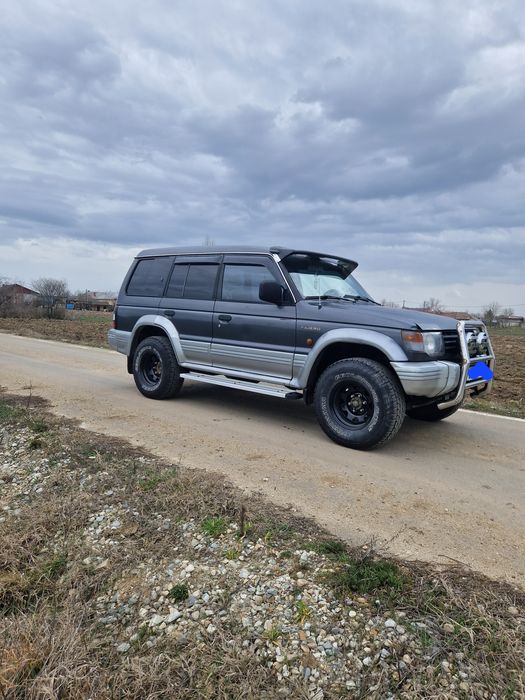 Mitsubishi pajero mk2