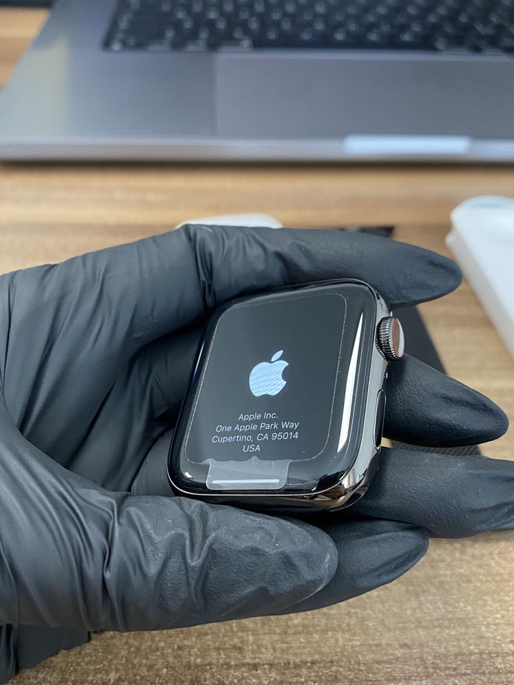 Apple Watch Seria 6 / 44 mm / Stainless Steel / Nou - Neactivat |