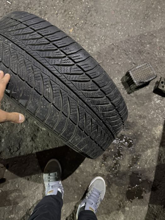 GoodYear Ultragrip 245 45 18 100V RunFlat iarna