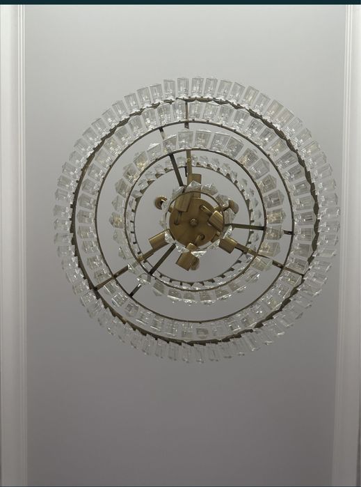 Продаю Люстру