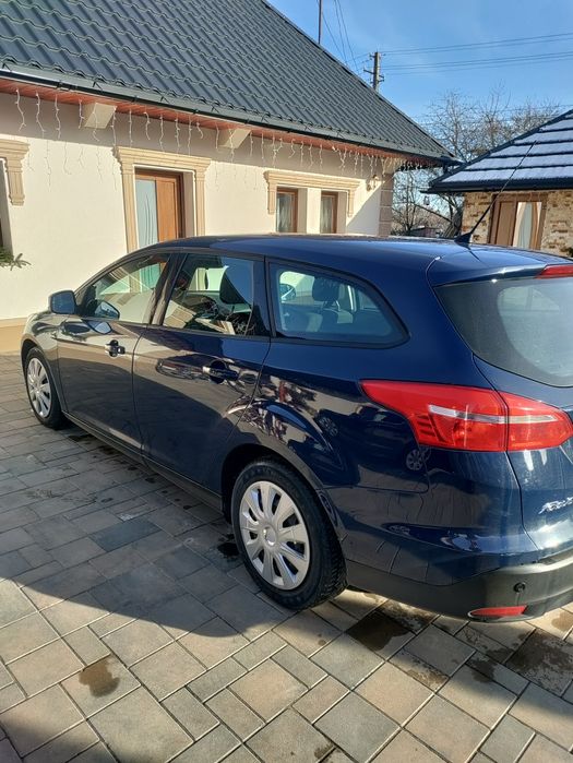 Vând Ford Focus.