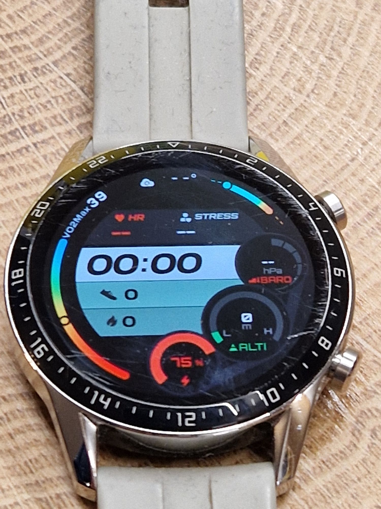 Huawei GT2 + зарядно и каишки