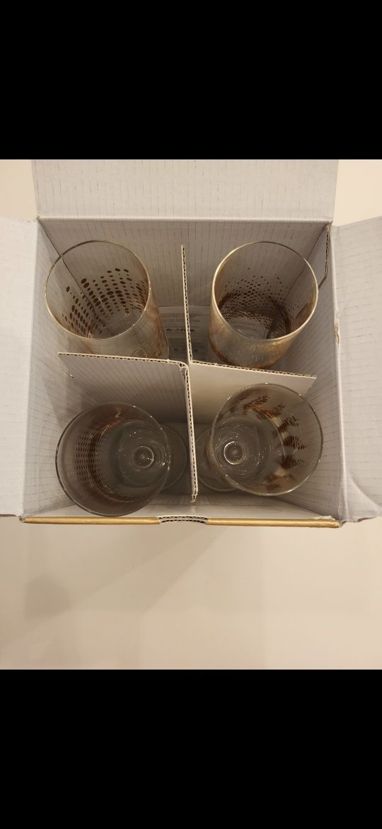Set de pahare de sampanie de sticla placate cu aur de 17,7 K