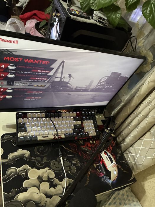 Продам сетап , комп , монитор , клавиатура , мышь , микрофон и коврик