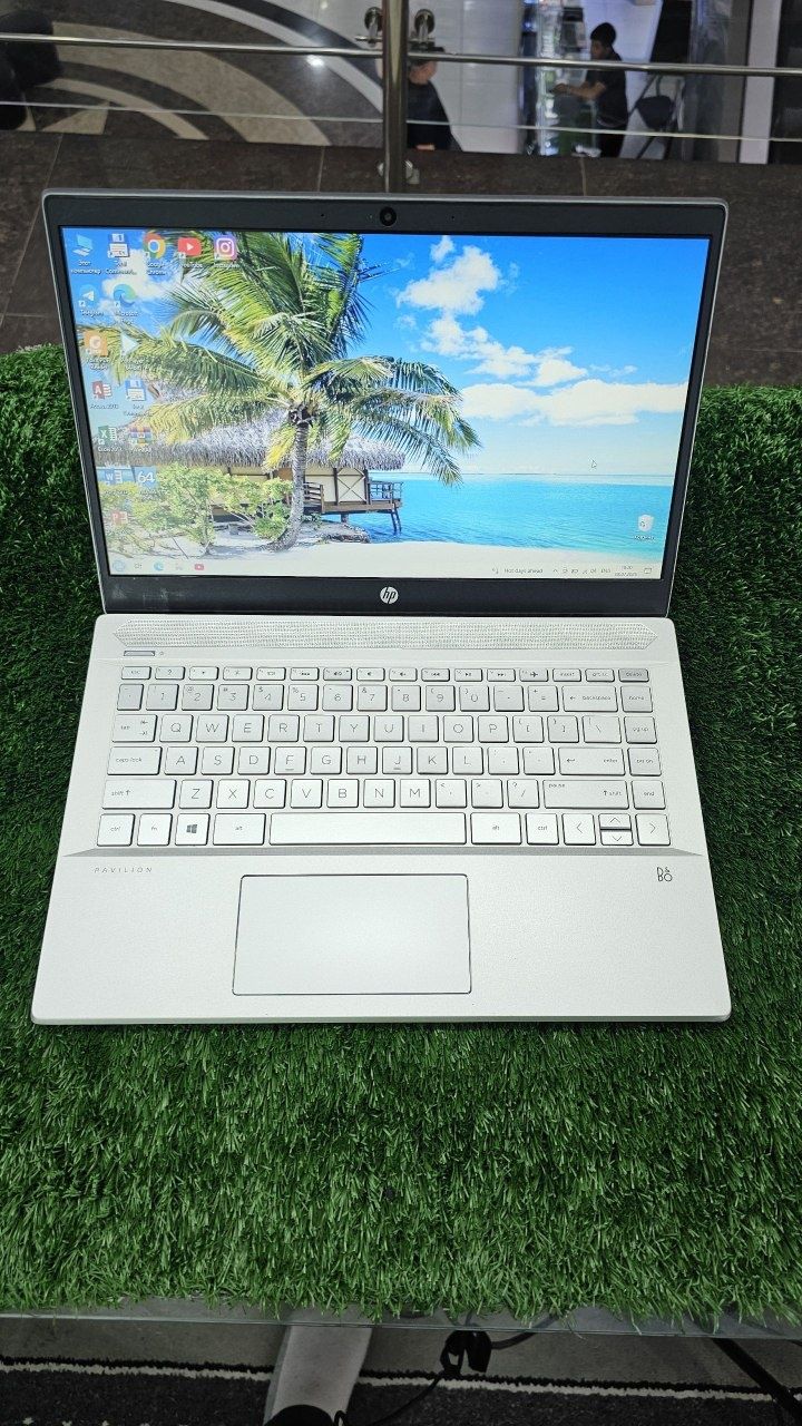 Hamma navaroti universal bo'lgan noutbuk izlaganlar bormi ? Hp bor!
