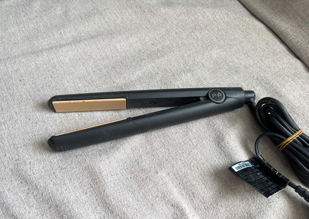 Placă de păr GHD Original Professional defectă, o placă nu încălzește