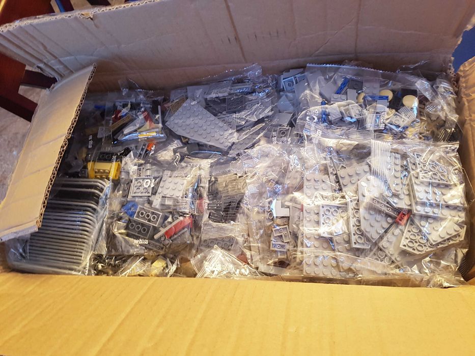Vand Lego Lepin , Star Wars Millenium Falcon  8445 piese