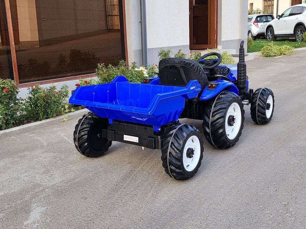 Siniy Traktor pultli