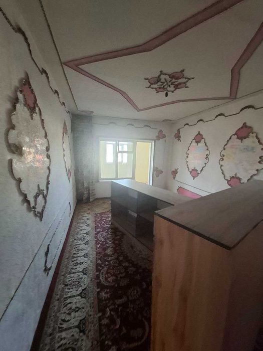 Uy(dom) sotiladi. 3 xona