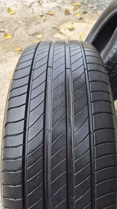 Vând 2 anvelope de vara michelin 215 60 r17
