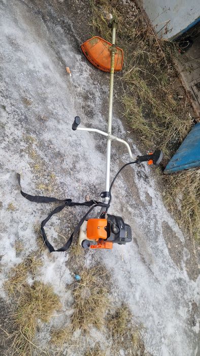 Продам  триммер бензиновый .