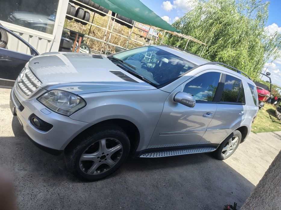 Dezmembrez Mercedes ML 320 cdi
