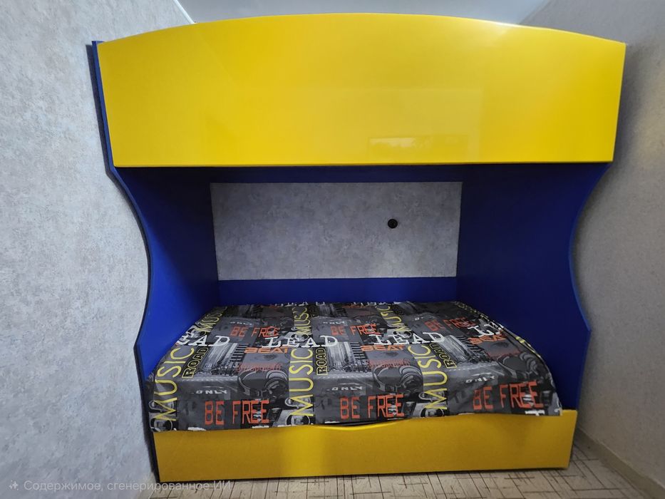 Детская мебель кровать, шкаф, стол