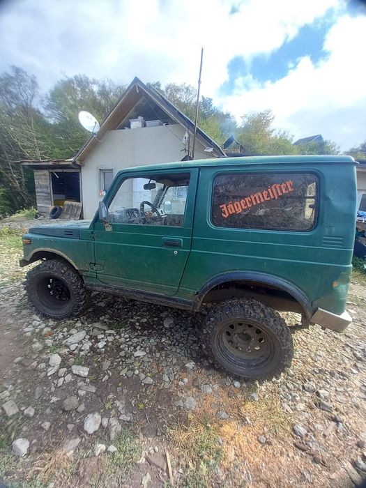 Vând Suzuki samurai