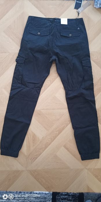 Produs nou cu etichetă