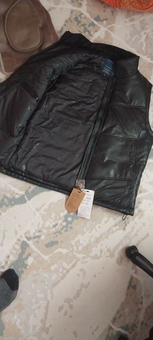 Продам жилетку новая в итикетке кож зам!!!