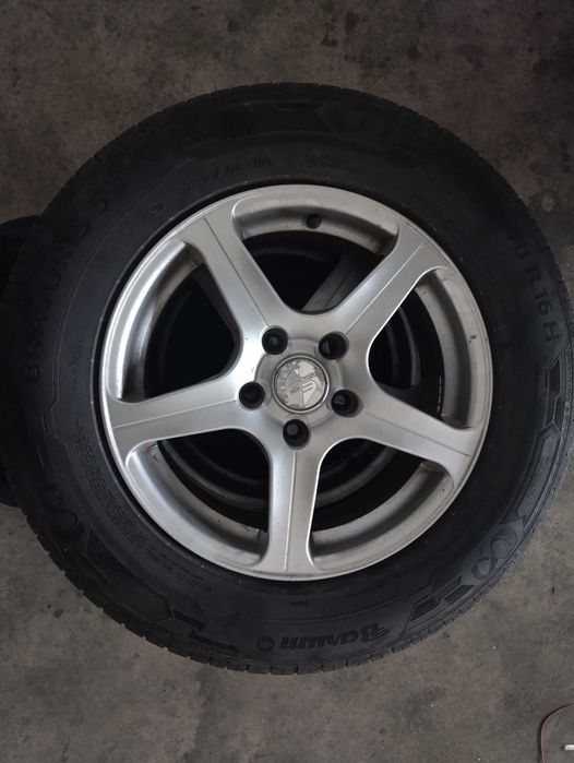 Джанти 5x114,3 с гуми 215 70 16 Barum Bravuris