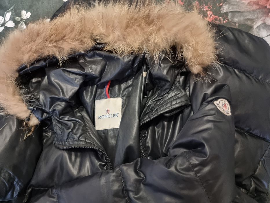 Оригинално яке Moncler -пух естествен косъм